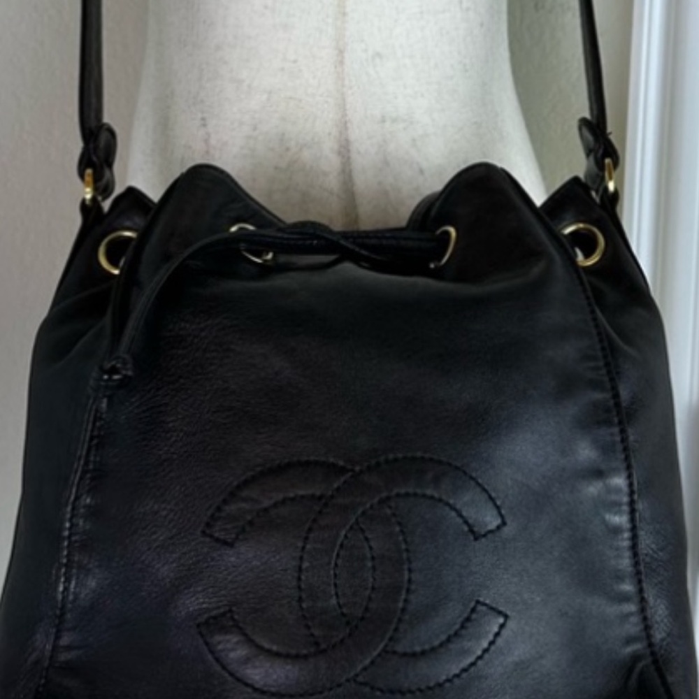 CHANEL Black Leather Bucket Bag - Picture 14 of 16